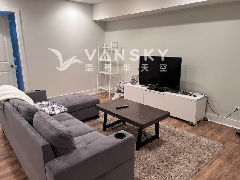 221107184743_Living Room.jpg